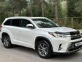 Toyota Highlander 2018 года за 16 500 000 тг. в Алматы – фото 2