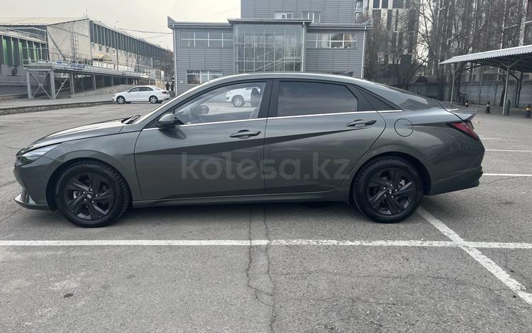 Hyundai Elantra — миниатюра 3