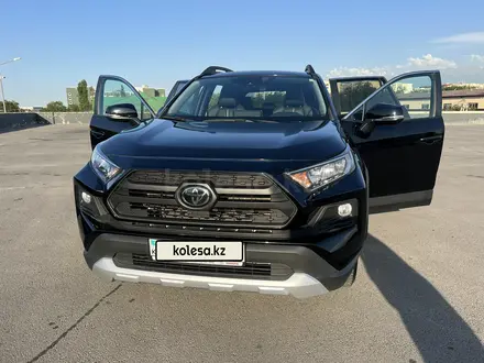 Toyota RAV4 2020 года за 16 500 000 тг. в Алматы