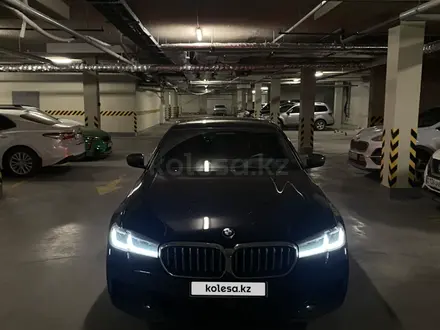 BMW 520 2020 года за 23 000 000 тг. в Алматы – фото 25