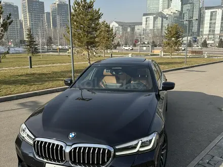 BMW 520 2020 года за 23 000 000 тг. в Алматы – фото 4
