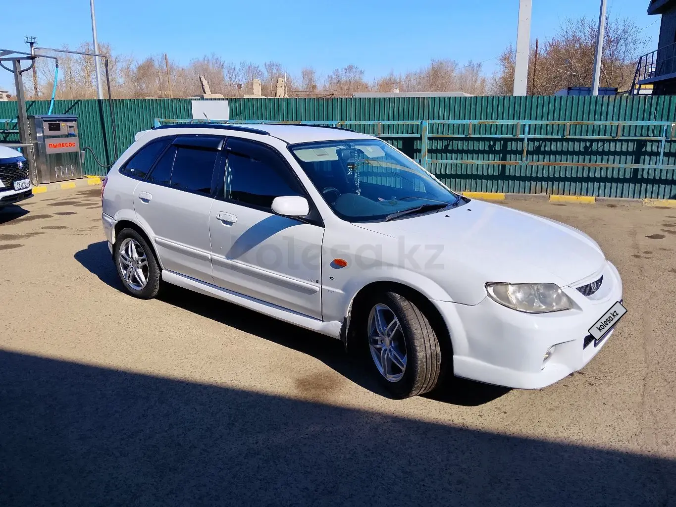Mazda Familia, 2000