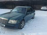 Mercedes-Benz E 200 1992 года за 1 250 000 тг. в Караганда – фото 2