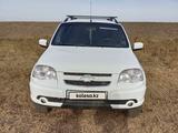 Chevrolet Niva 2014 годаүшін2 800 000 тг. в Уральск – фото 2