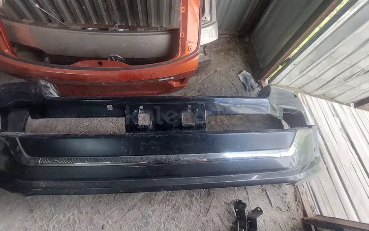 Бампер передний тойота лэнд круйзер 200 за 55 000 тг. в Астана