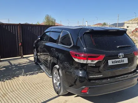 Toyota Highlander 2021 года за 17 000 000 тг. в Атырау – фото 4