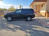 Toyota Land Cruiser Prado 2010 года за 13 800 000 тг. в Алматы – фото 4