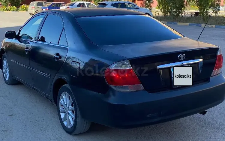 Toyota Camry 2005 года за 2 950 000 тг. в Актобе