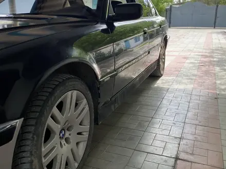 BMW 728 1997 года за 1 600 000 тг. в Шиели – фото 5