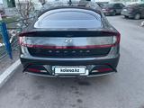 Hyundai Sonata 2023 года за 13 300 000 тг. в Караганда – фото 2