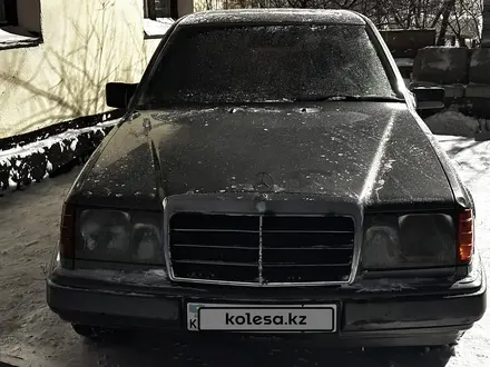 Mercedes-Benz E 200 1991 года за 870 000 тг. в Астана – фото 2