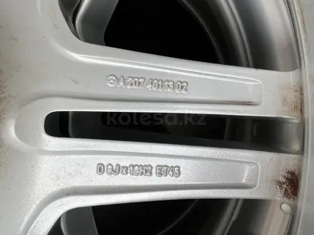 Комплект оригинальных разношироких дисков на Мерседес W207 за 250 000 тг. в Алматы – фото 7