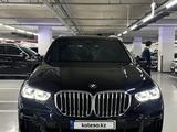 BMW X5 2022 года за 32 000 000 тг. в Астана – фото 2