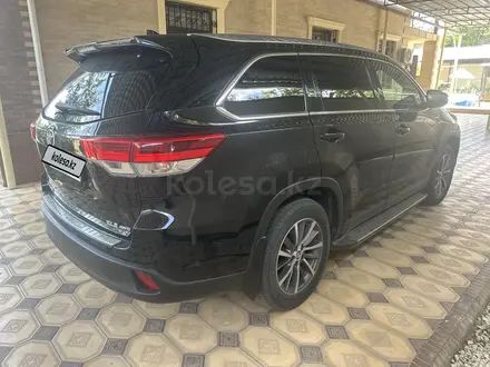 Toyota Highlander 2019 года за 18 500 000 тг. в Шымкент – фото 2