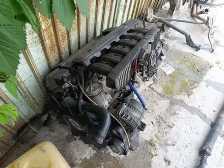 Двигатель БМВ за 550 000 тг. в Шымкент