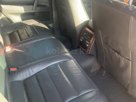 Volkswagen Touareg 2004 года за 4 700 000 тг. в Петропавловск – фото 18