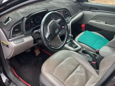 Hyundai Elantra 2016 года за 6 200 000 тг. в Шымкент – фото 3
