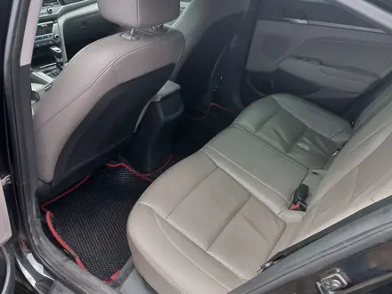 Hyundai Elantra 2016 года за 6 200 000 тг. в Шымкент – фото 4