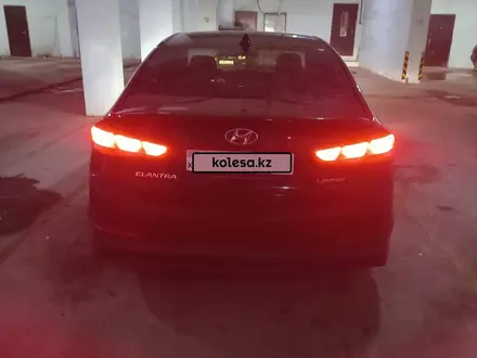 Hyundai Elantra 2016 года за 6 200 000 тг. в Шымкент – фото 5