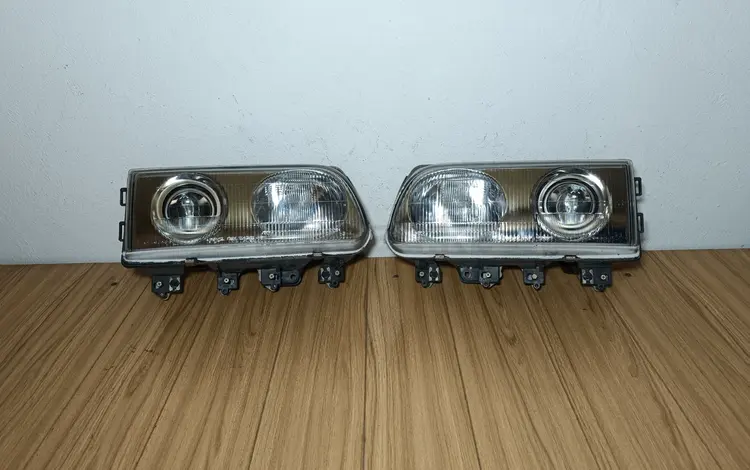 Фары 2шт XENON Mitsubishi Delica D: 3 86-99г L300 Митсубиси Делика квадрат за 100 000 тг. в Караганда