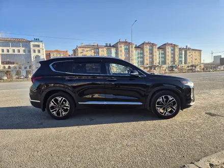 Hyundai Santa Fe 2020 года за 12 000 000 тг. в Актобе – фото 2