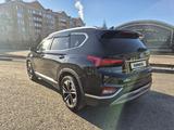 Hyundai Santa Fe 2020 года за 13 200 000 тг. в Актобе – фото 4