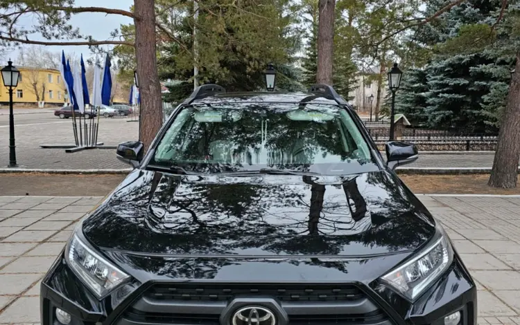 Toyota RAV4 2019 года за 15 500 000 тг. в Караганда