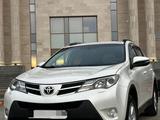 Toyota RAV4 2014 года за 11 700 000 тг. в Петропавловск