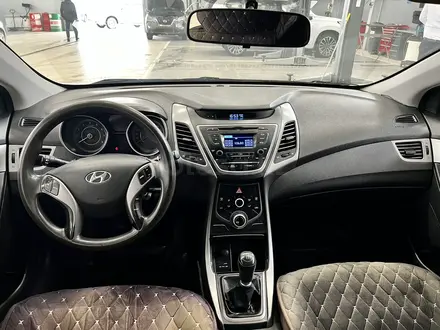 Hyundai Elantra 2014 года за 4 000 000 тг. в Атырау – фото 9