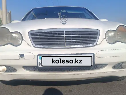 Mercedes-Benz C 180 2004 года за 3 650 000 тг. в Тараз