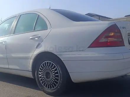 Mercedes-Benz C 180 2004 года за 3 650 000 тг. в Тараз – фото 6