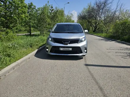 Toyota Sienna 2019 года за 16 500 000 тг. в Алматы – фото 2