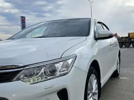 Toyota Camry 2015 года за 10 000 000 тг. в Уральск – фото 2