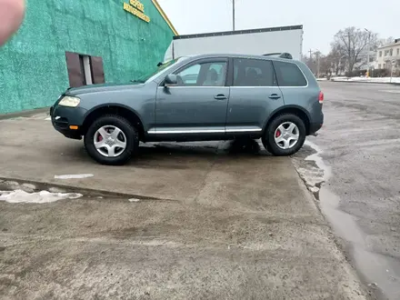 Volkswagen Touareg 2004 года за 5 100 000 тг. в Тараз – фото 4