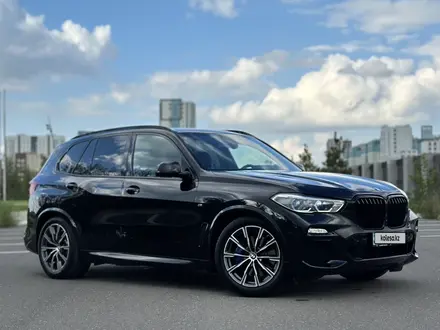 BMW X5 2020 года за 40 000 000 тг. в Астана – фото 2