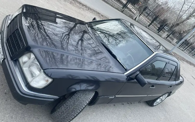 Mercedes-Benz E 220 1996 года за 1 750 000 тг. в Павлодар