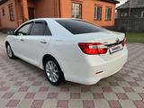 Toyota Camry 2014 годаүшін11 000 000 тг. в Алматы – фото 3