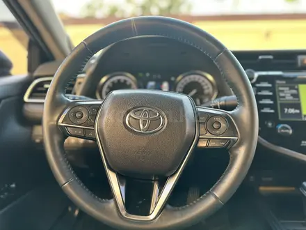 Toyota Camry 2018 года за 14 800 000 тг. в Шымкент – фото 6