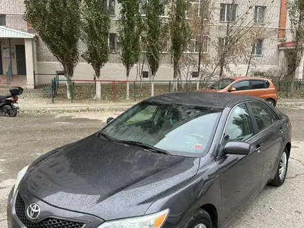 Toyota Camry 2010 года за 4 100 000 тг. в Актобе – фото 2