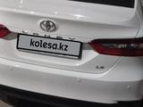 Toyota Camry 2022 года за 11 700 000 тг. в Талдыкорган – фото 2