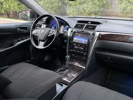 Toyota Camry 2015 года за 12 800 000 тг. в Алматы – фото 43