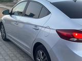 Hyundai Elantra 2017 года за 5 000 000 тг. в Атырау – фото 3