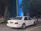 Mercedes-Benz E 220 1995 годаүшін1 200 000 тг. в Есик – фото 3