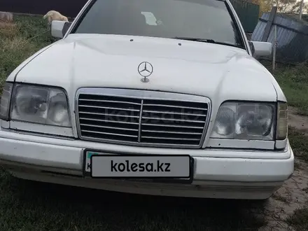 Mercedes-Benz E 220 1995 года за 1 200 000 тг. в Есик – фото 7