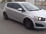 Chevrolet Aveo 2014 года за 4 200 000 тг. в Атырау – фото 2