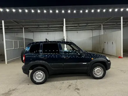 Chevrolet Niva 2011 года за 2 500 000 тг. в Актау – фото 3