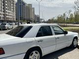 Mercedes-Benz E 220 1993 года за 1 800 000 тг. в Астана – фото 4