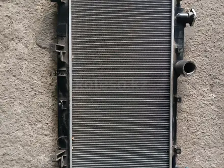 Радиатор охлаждения на Субару Легаси Б5 механикаүшін10 000 тг. в Алматы