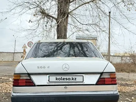 Mercedes-Benz E 300 1992 года за 1 100 000 тг. в Павлодар – фото 4