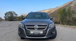 Volkswagen Tiguan 2010 года за 6 700 000 тг. в Алматы – фото 2